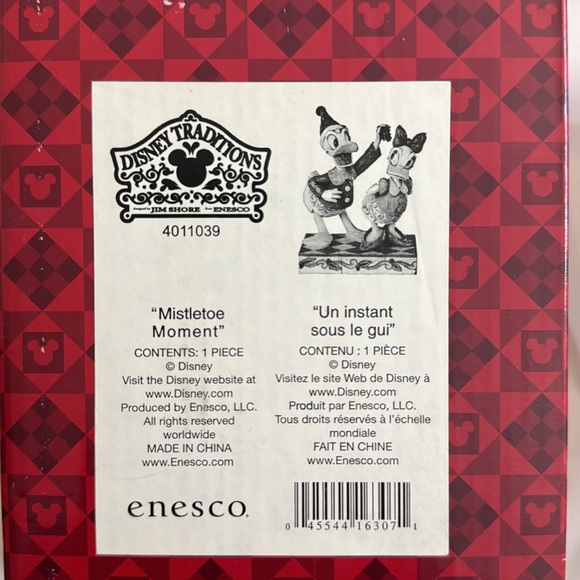 Disney Traditions Jim Shore “Mistletoe Moment” - Picture 6 of 6